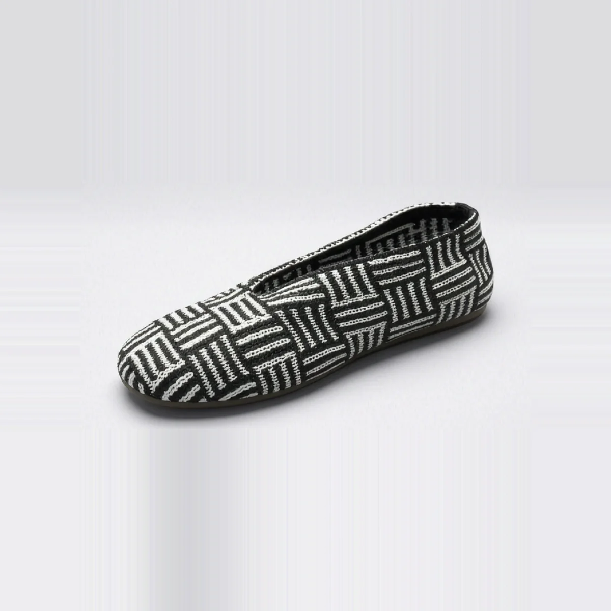 Black White Geometric Woven Flat
